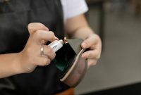 Trik Merawat Sepatu Kulit Imitasi atau Sintetis Agar Tak Berjamur ... Tips Merawat Sepatu Kulit Agar Awet